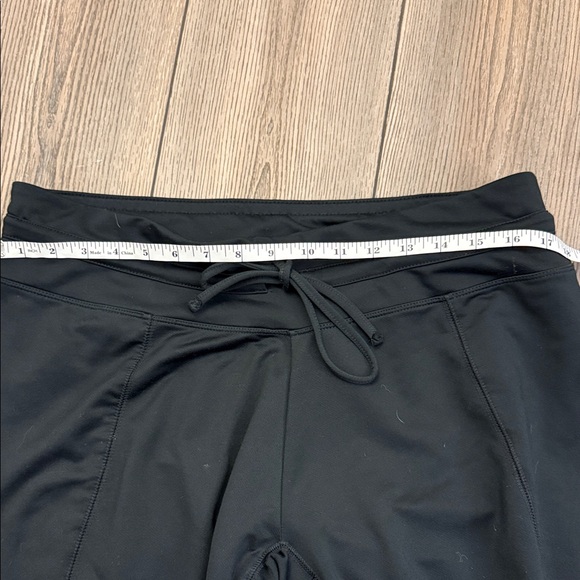 Nike women's Black wide leg - Picture 10 of 10